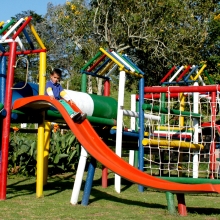 Puentes, casetas, pasamanos, tunel, columpios
