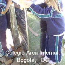 COLEGIOS EN COLOMBIA UTILIZAN BEBEDEROS DE AGUA